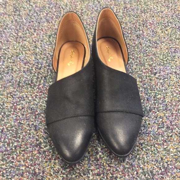 SALE 🎉 NIB Boutique Tuxedo Cut Flats - Picture 3 of 6